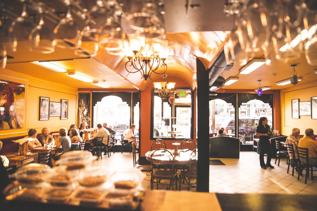 Nicholas Restaurant