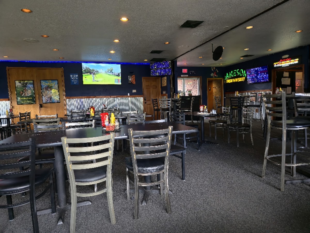 Pour Sports Bar & Grill East County